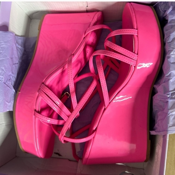 NWT Madden Girl Women's MYA Wedge Sandal NEON PINK SIZE 10 - Picture 8 of 8